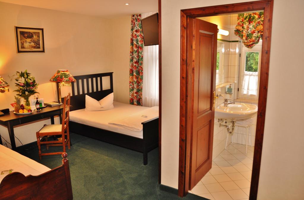 Flair-Hotel Waldfrieden Oberweißbach Eksteriør bilde