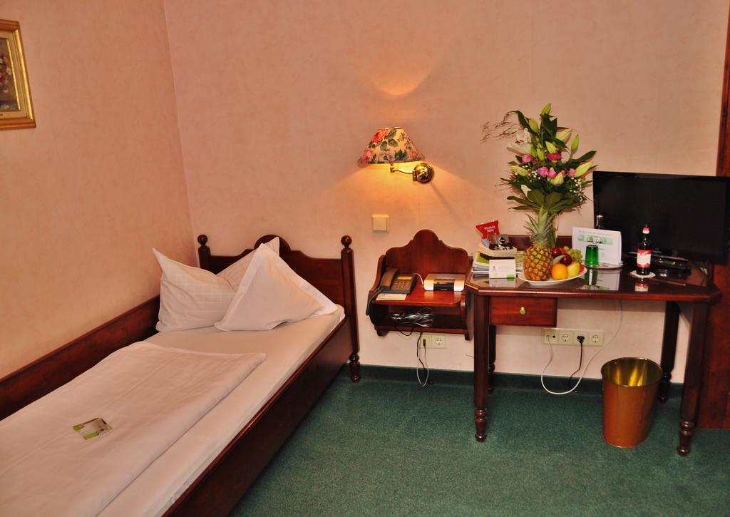 Flair-Hotel Waldfrieden Oberweißbach Eksteriør bilde