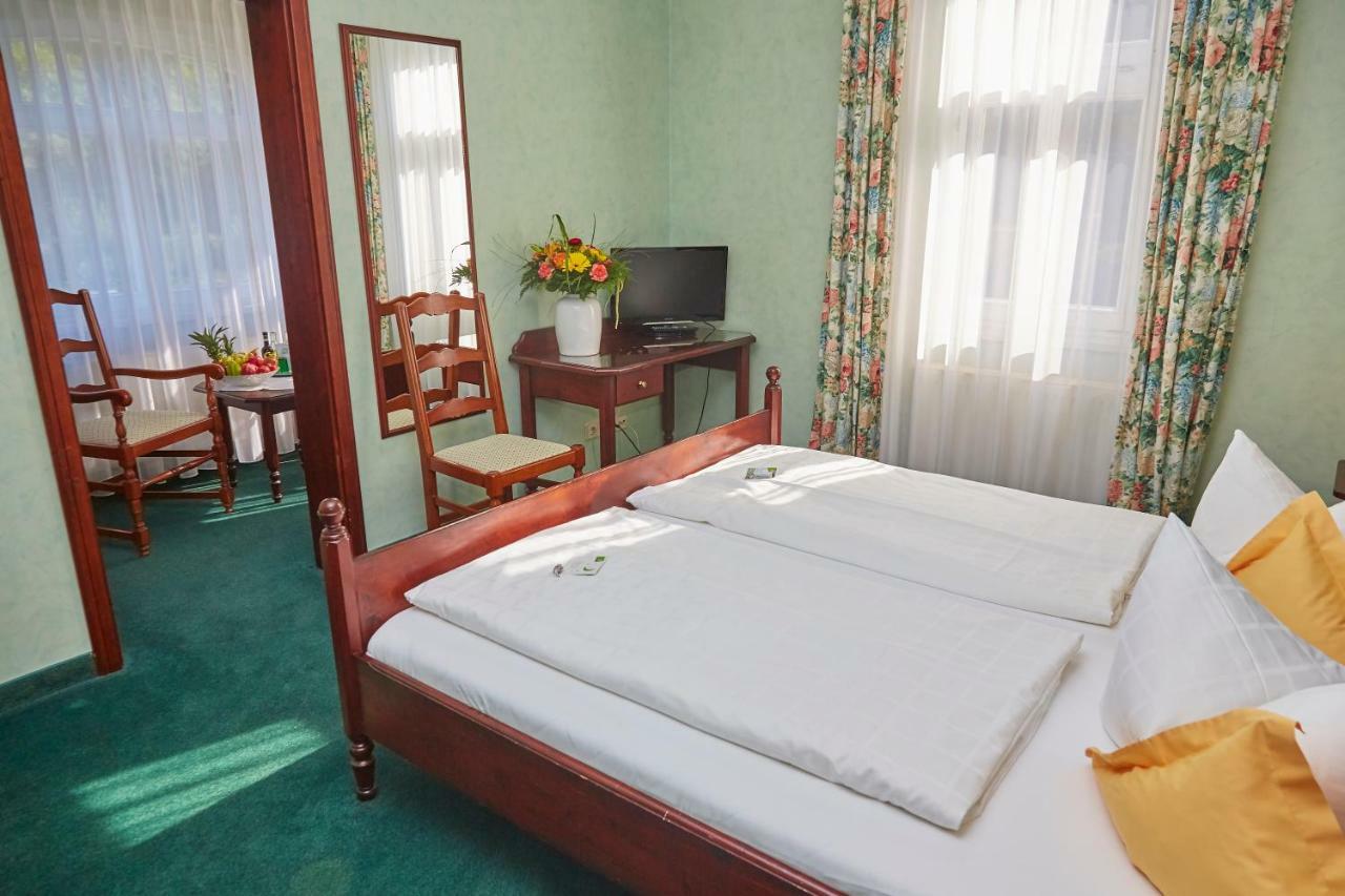 Flair-Hotel Waldfrieden Oberweißbach Eksteriør bilde